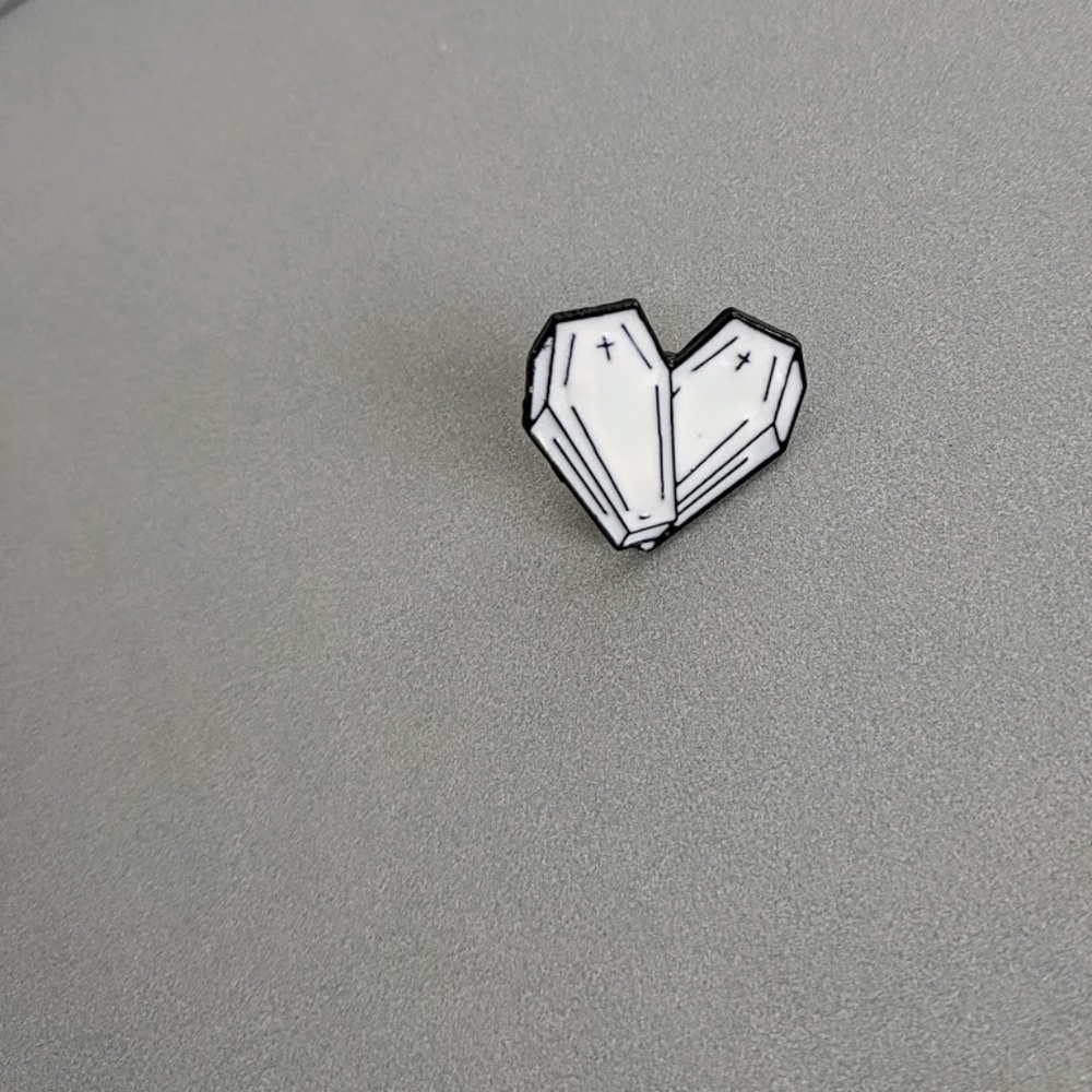 Coffin heart vampire pin goth punk witchy gift - Picture 3 of 6